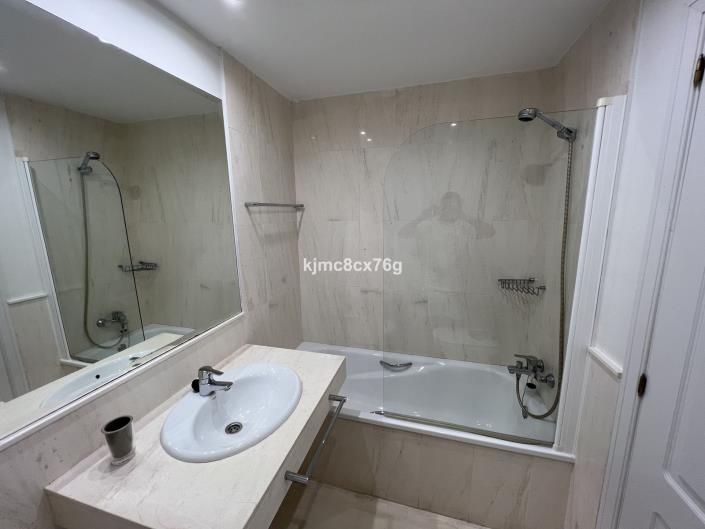 Image No.17-Appartement de 2 chambres à vendre à Calahonda