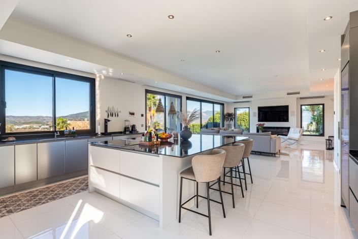 Image No.3-4 Bed House/Villa for sale