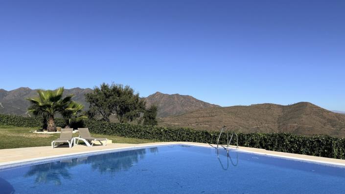 Image No.2-Maison de ville de 3 chambres à vendre à Elviria