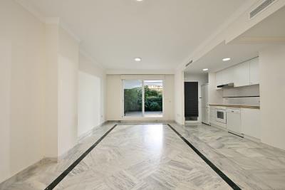 8-e64a9055bba3e77ac8aca3b893cdf826