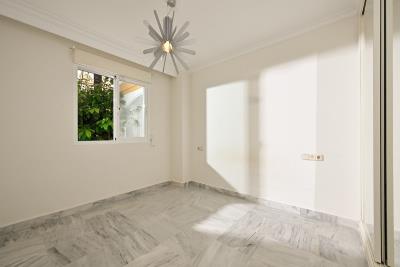 13-5fd73dea700db77384c091ca9818b1a9