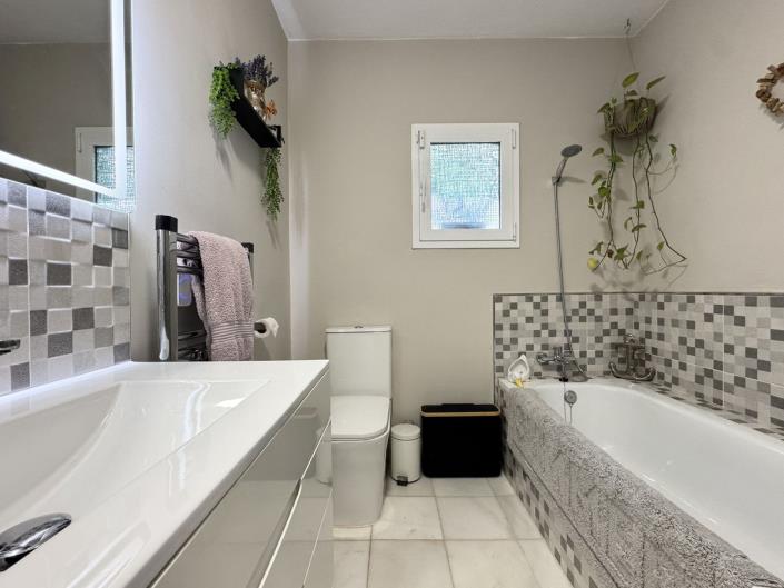 Image No.20-4 Bed Villa for sale