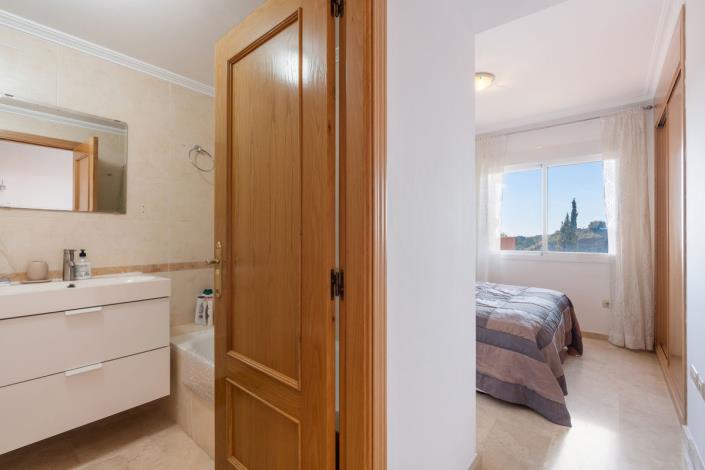 Image No.12-2 Bed Apartment for sale