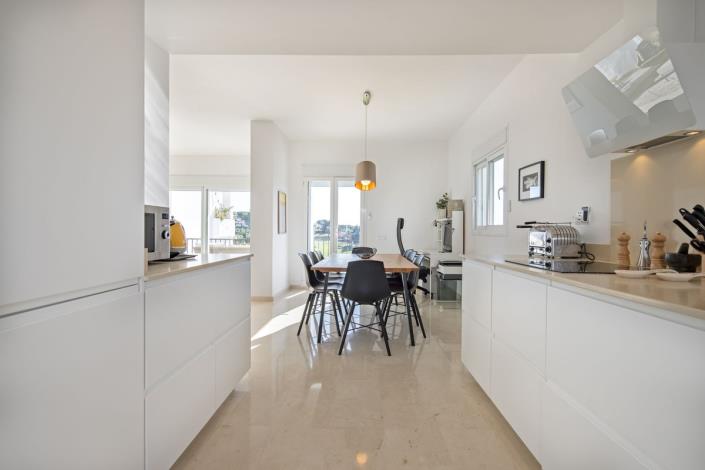 Image No.19-4 Bed Apartment for sale