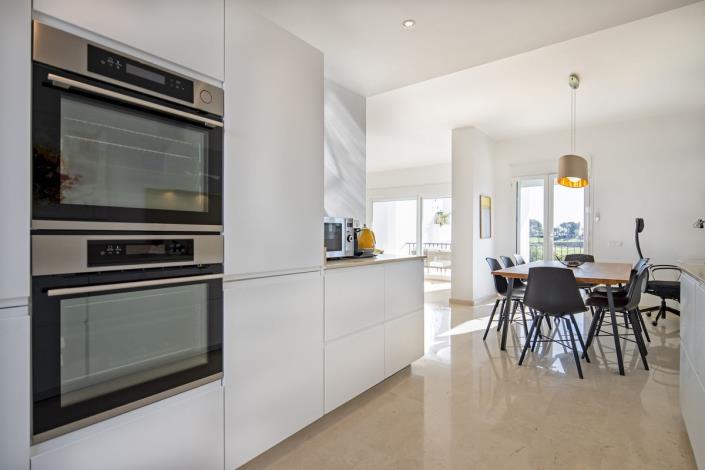 Image No.20-4 Bed Apartment for sale