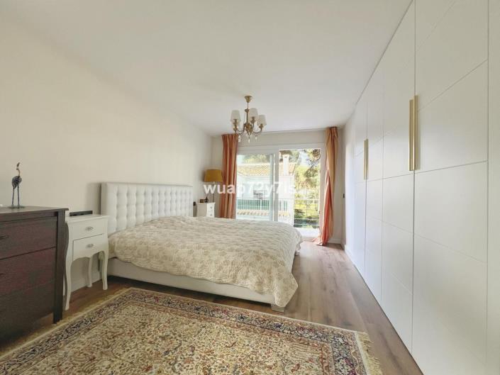 Image No.17-2 Bed Semi-Detached for sale