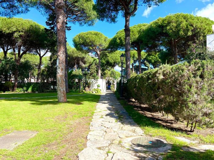 Image No.27-2 Bed Semi-Detached for sale