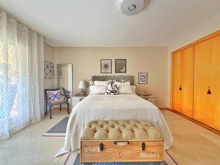 Image No.10-3 Bed Apartment for sale