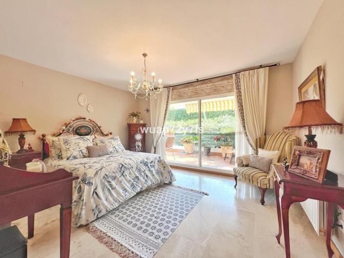 Image No.12-3 Bed Apartment for sale