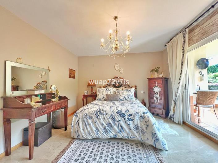 Image No.13-3 Bed Apartment for sale