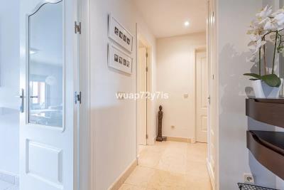 11-20939a0134ad724a8cb2a801094d15a4