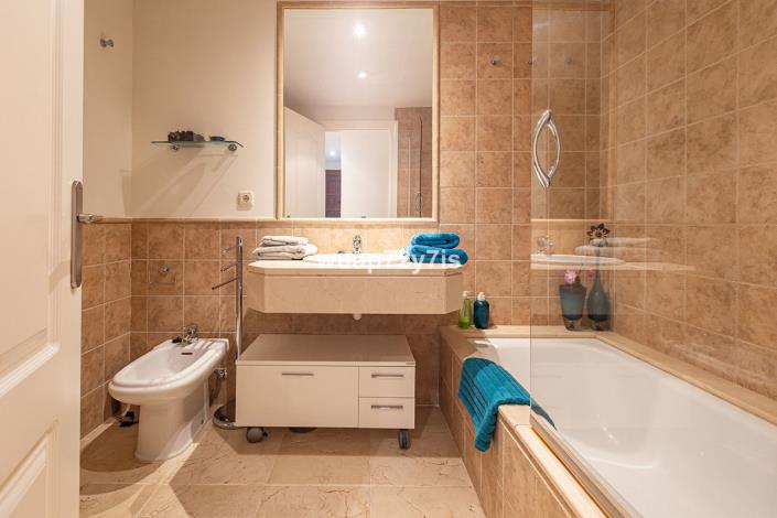 Image No.25-2 Bed Apartment for sale