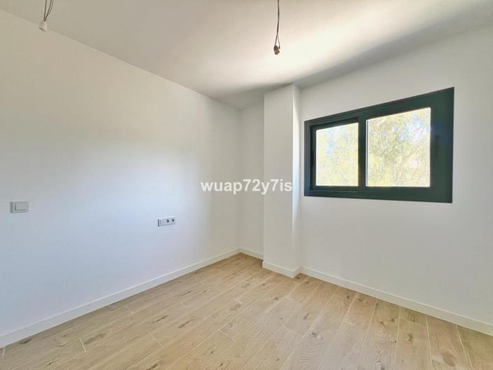 Image No.12-3 Bed Apartment for sale