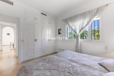 13-5fd73dea700db77384c091ca9818b1a9