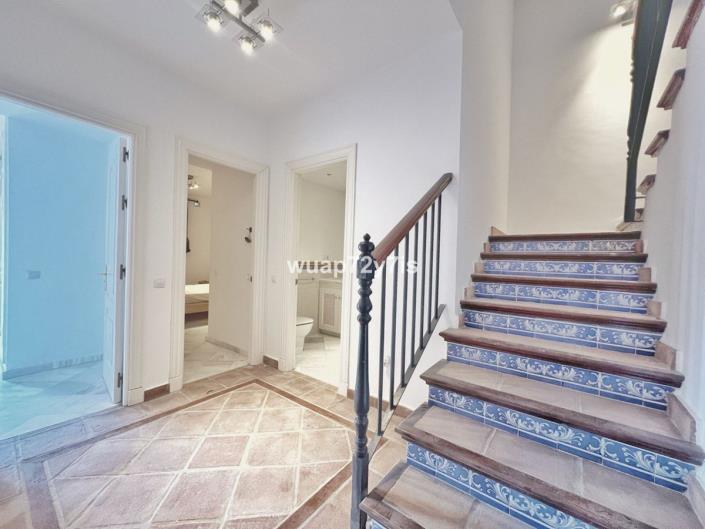 Image No.21-3 Bed Semi-Detached for sale