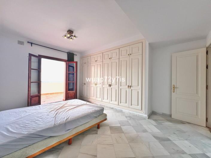 Image No.22-3 Bed Semi-Detached for sale