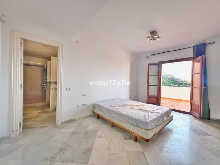 Image No.23-3 Bed Semi-Detached for sale