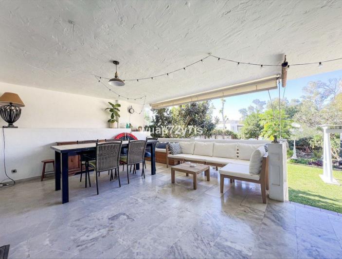 Image No.6-6 Bed Townhouse for sale