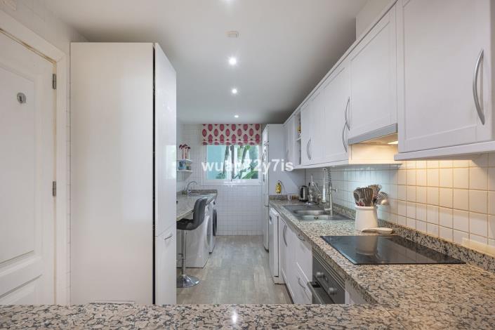 Image No.11-3 Bed Apartment for sale