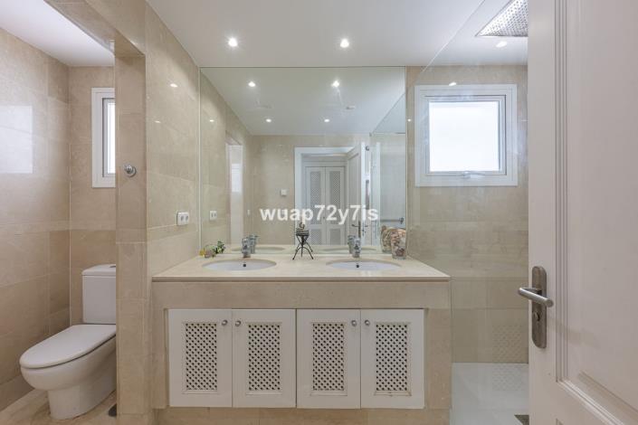 Image No.18-3 Bed Apartment for sale