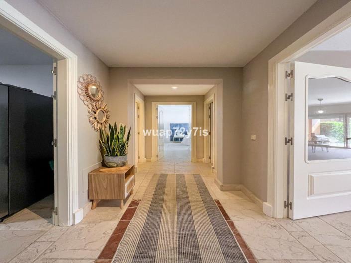 Image No.12-3 Bed Apartment for sale