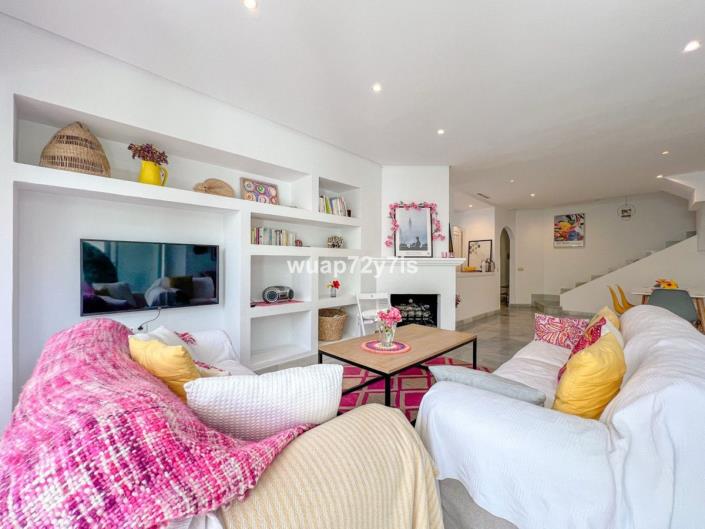 Image No.3-4 Bed Townhouse for sale