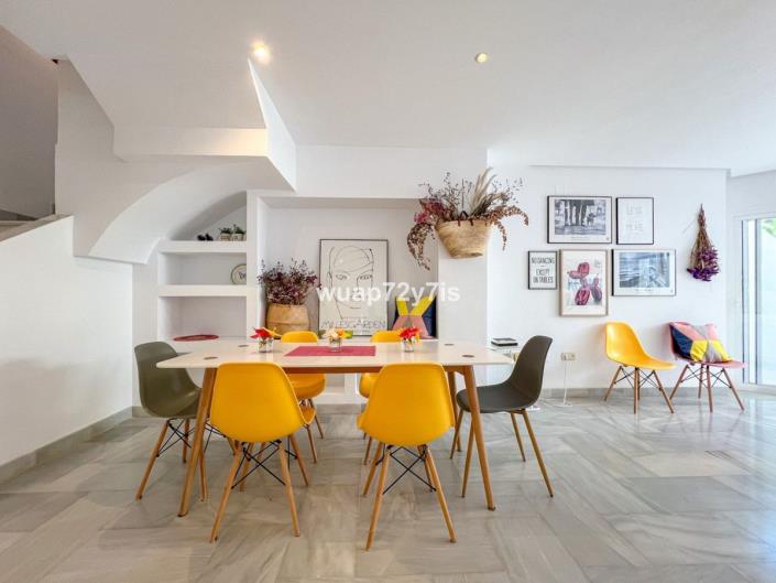 Image No.5-4 Bed Townhouse for sale