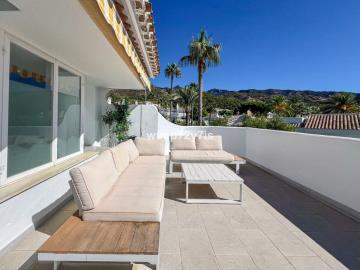 12-53013098fcab6c38b1379cd33298e050