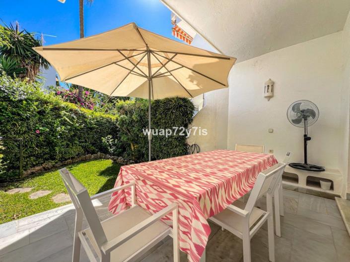 Image No.25-4 Bed Townhouse for sale