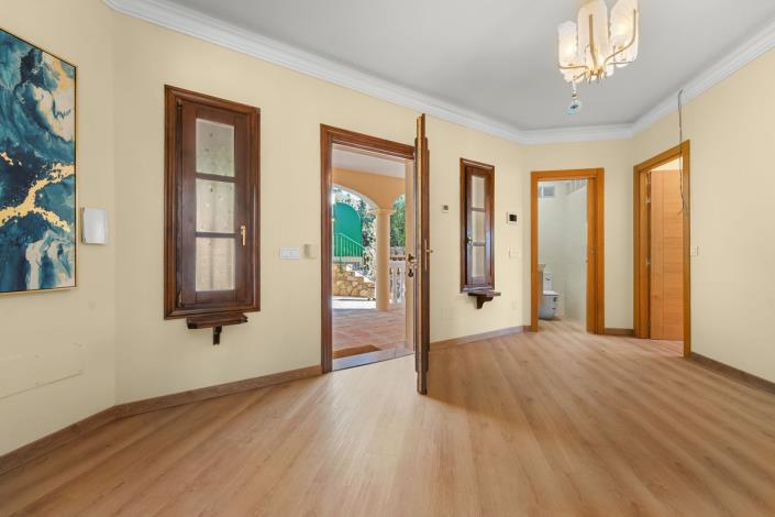 Image No.13-4 Bed House/Villa for sale