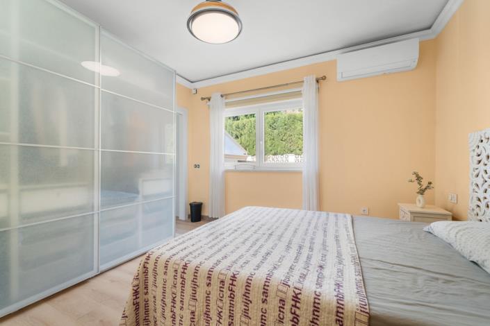 Image No.20-4 Bed House/Villa for sale