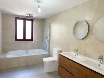 10-bb915d1cb19341576dcdc994b81ab9c5