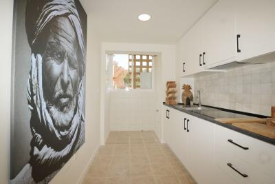 8-e64a9055bba3e77ac8aca3b893cdf826