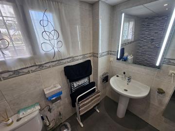 13-5fd73dea700db77384c091ca9818b1a9