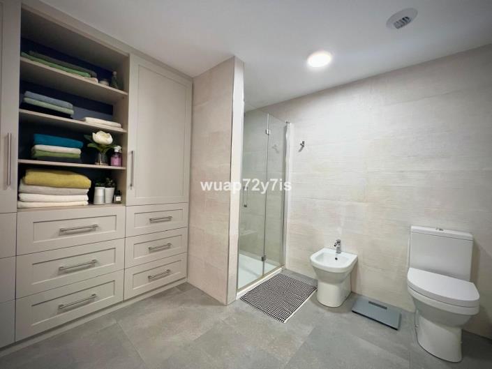 Image No.24-3 Bed Apartment for sale