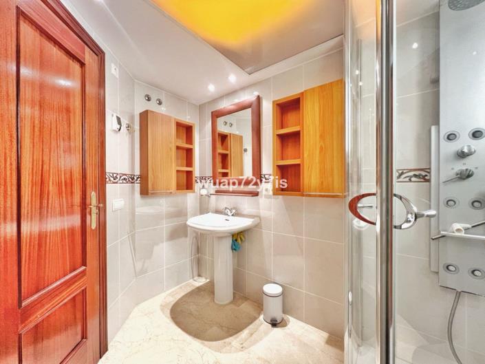 Image No.11-Jumelé de 5 chambres à vendre à Marbella