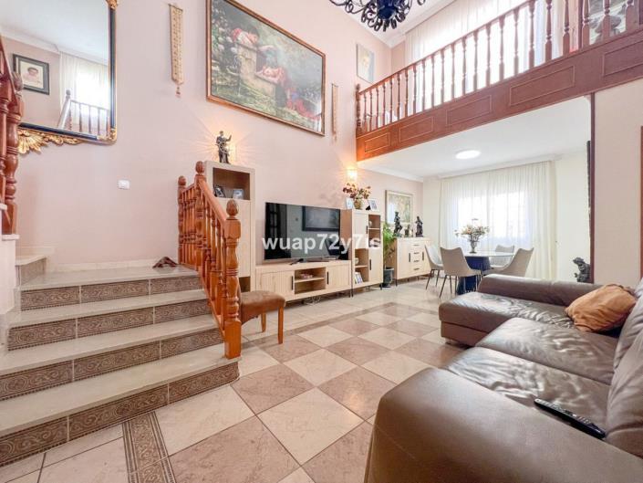 Image No.5-5 Bed Semi-Detached for sale