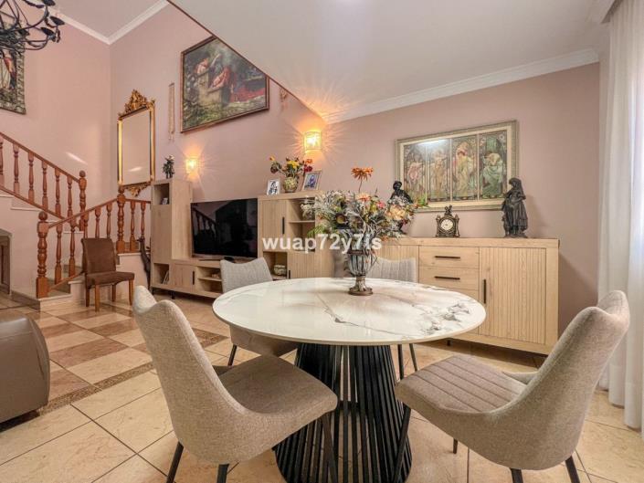 Image No.9-5 Bed Semi-Detached for sale