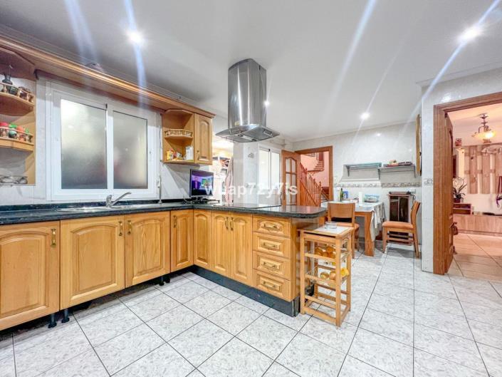 Image No.11-5 Bed Semi-Detached for sale