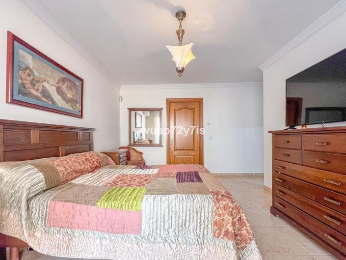 Image No.14-5 Bed Semi-Detached for sale