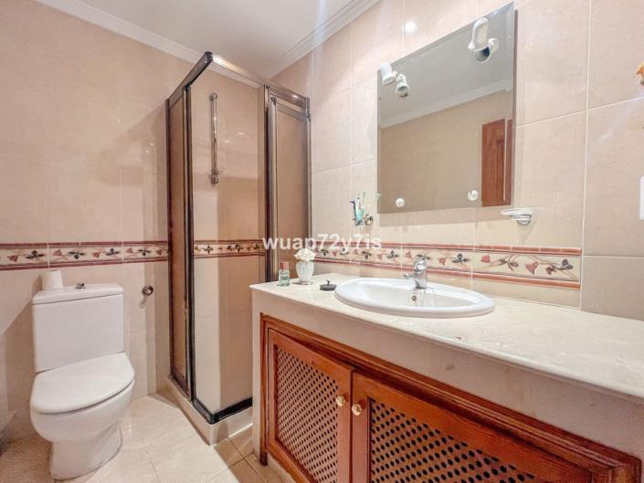 Image No.16-5 Bed Semi-Detached for sale