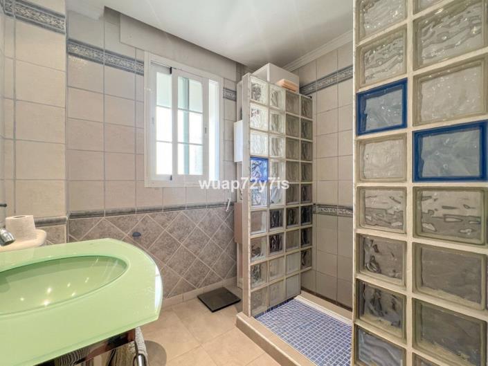 Image No.19-5 Bed Semi-Detached for sale