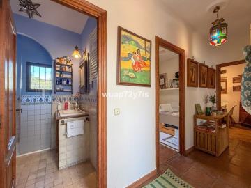 8-e64a9055bba3e77ac8aca3b893cdf826