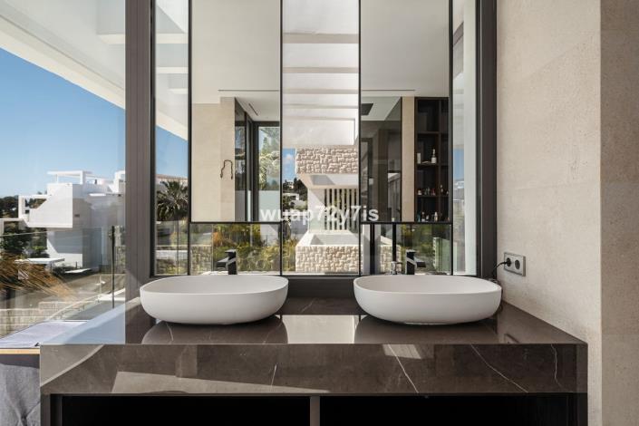 Image No.24-4 Bed House/Villa for sale