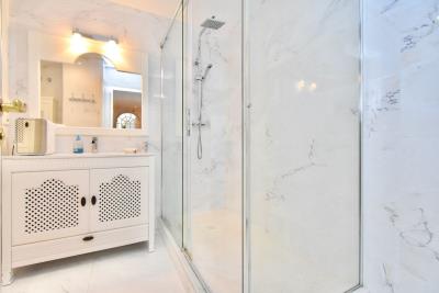 10-bb915d1cb19341576dcdc994b81ab9c5