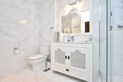 11-20939a0134ad724a8cb2a801094d15a4