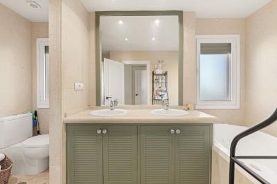 11-20939a0134ad724a8cb2a801094d15a4