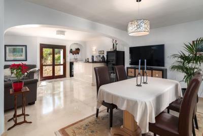 13-5fd73dea700db77384c091ca9818b1a9