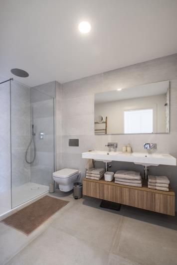 Image No.17-3 Bed Townhouse for sale