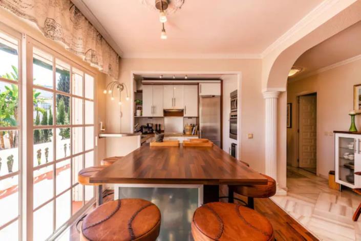 Image No.6-5 Bed Villa / Detached for sale